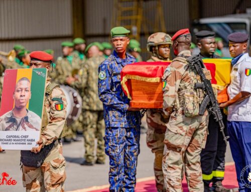 ATTAQUE CONTRE LA MAISON CENTRALE : LE COLONEL MAMADI DOUMBOUYA REND HOMMAGE AUX VICTIMES MILITAIRES ET CIVILES