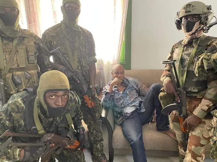 Le chef d’État Guinéen renversé par l’armée républicaine