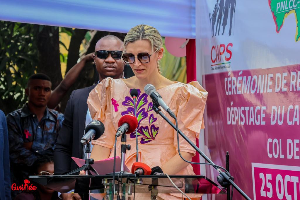 Campagne de prévention des cancers du sein et du col de l’utérus : La 1ère Dame Lauriane Doumbouya donne le coup d’envoi