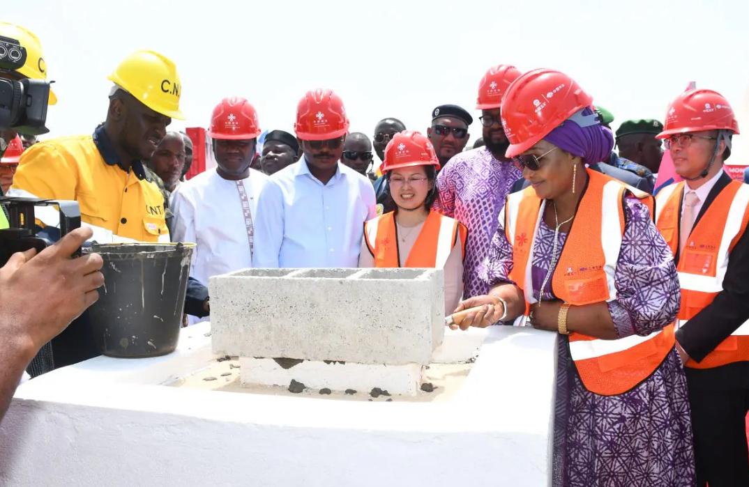 Centre directionnel de Koloma: Pose de la première pierre de la construction du siège de l’Assemblée nationale