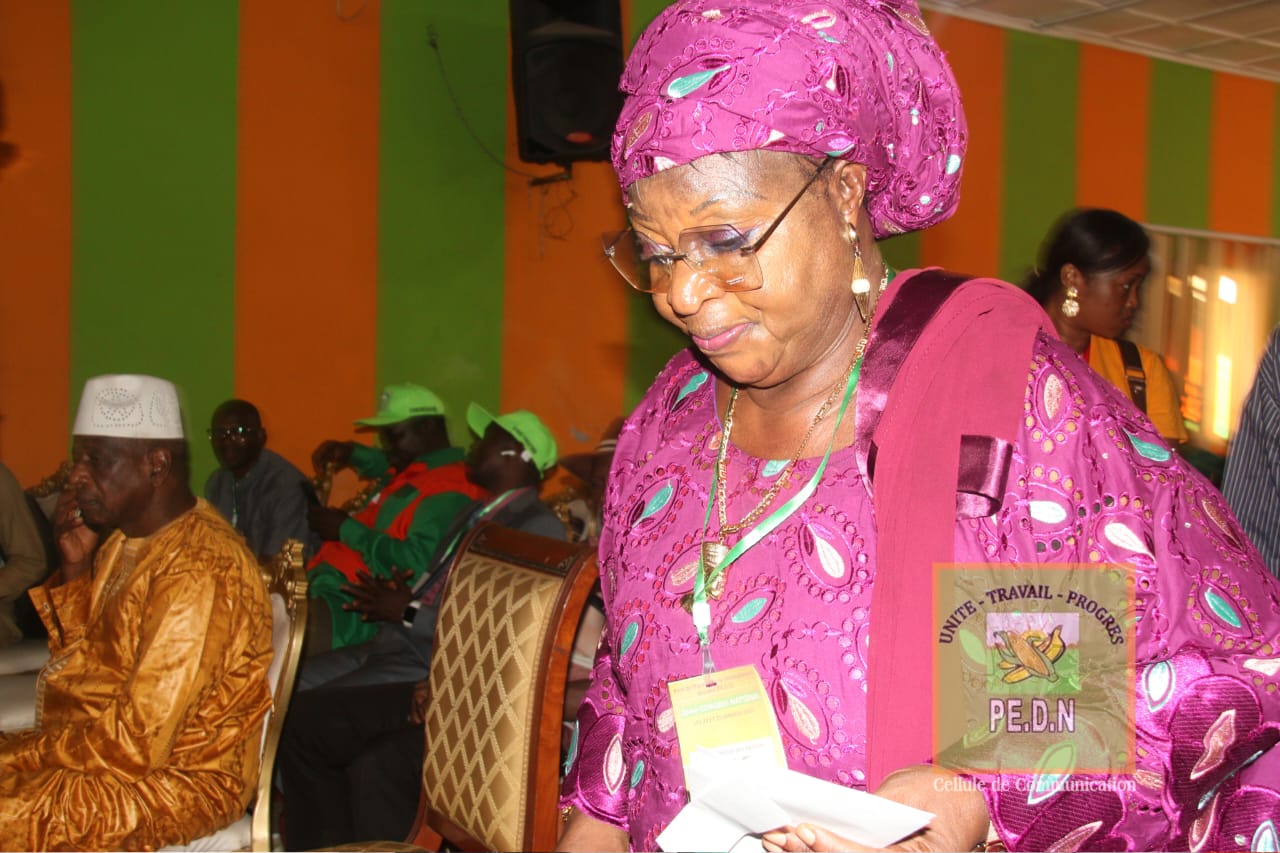 Hadja Sarangbè Condé réélue à la tête du Comité National des Femmes du PEDN : une nouvelle mission de cinq ans